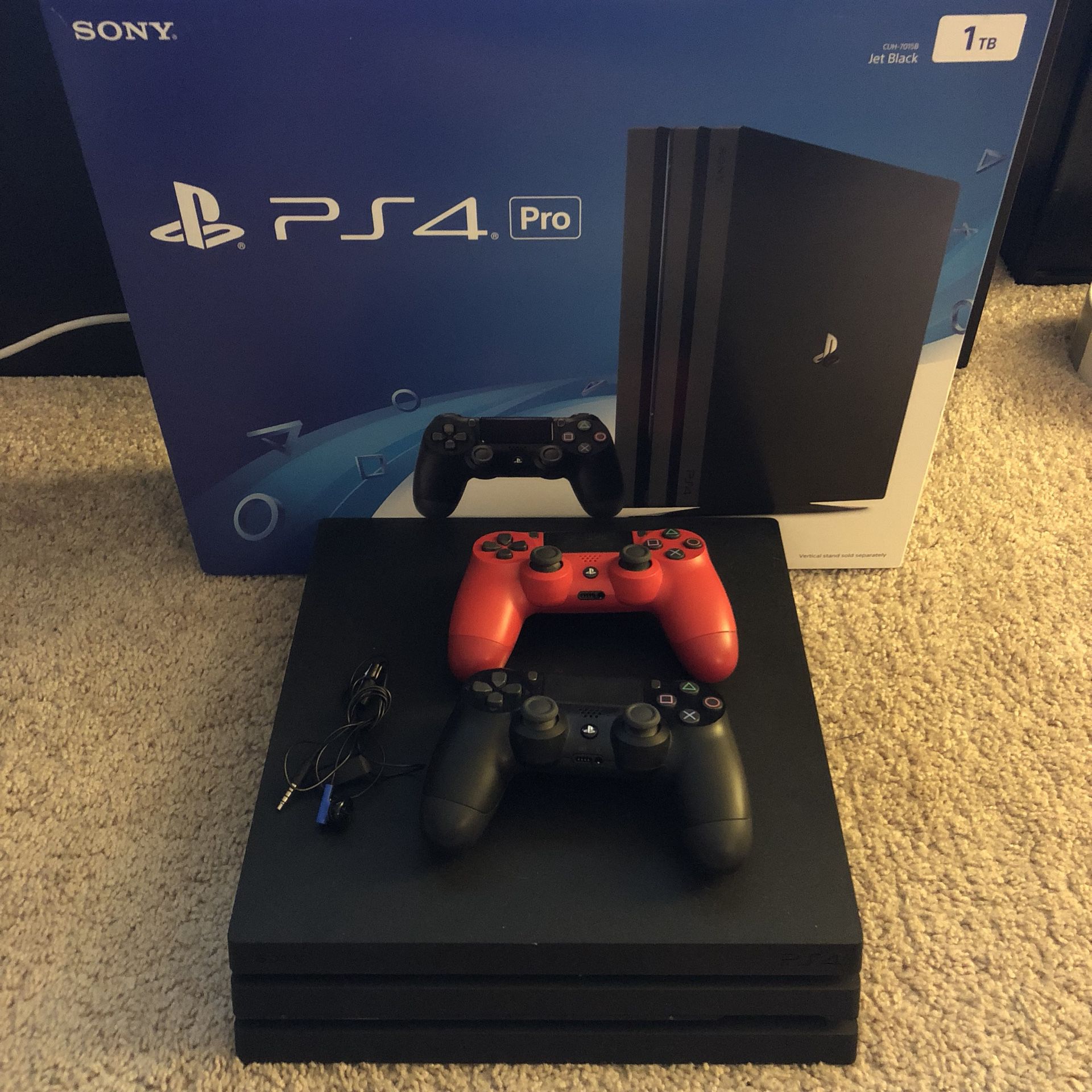 Sony Playstation 4 Pro (FIFA18 package deal)