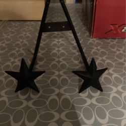 Star’s clothes hanger