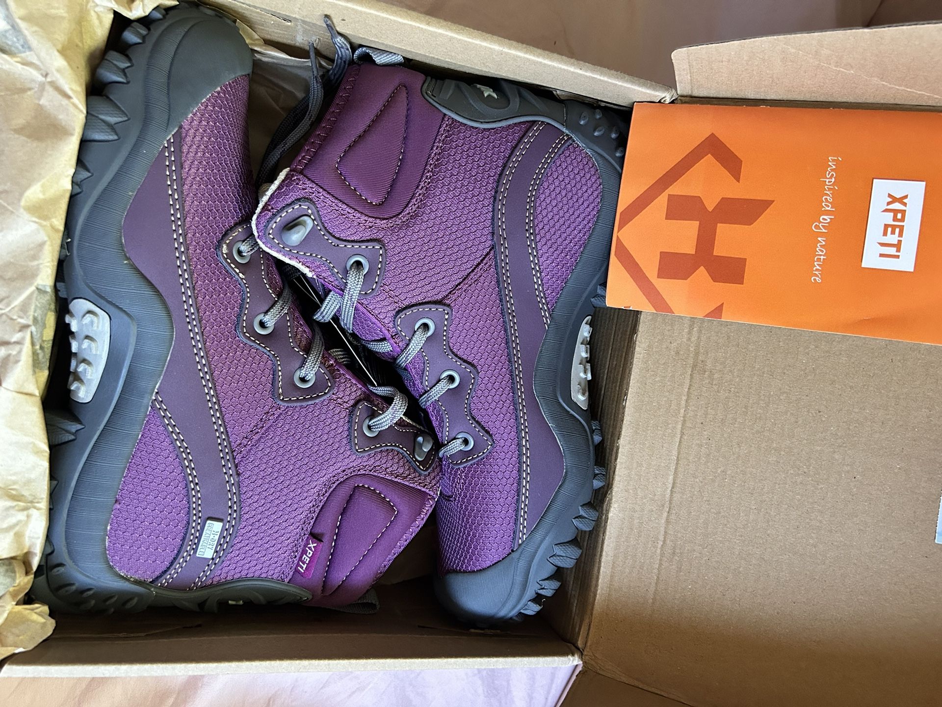 HIKING BOOTS PURPLE