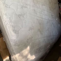 Queen Mattress & Box Spring 