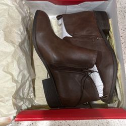 NEW IN BOX American Rag Brown Boots Size 8