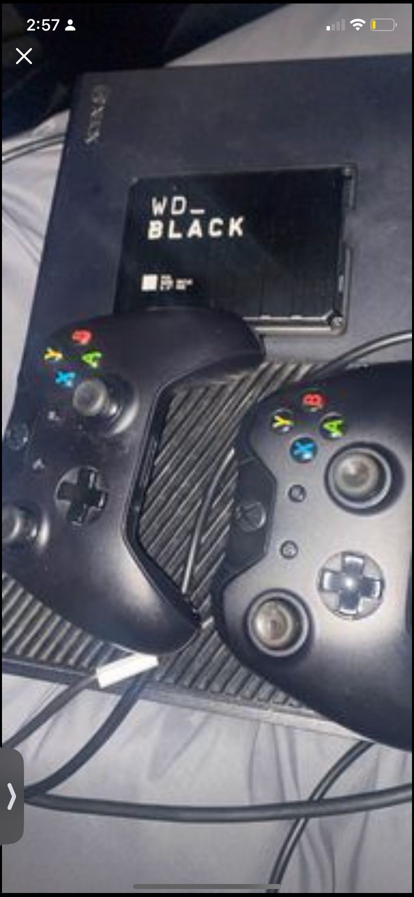 Xbox 1 Comes With Two Controllers And Gta5