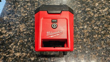 Milwaukee ROVER Mounting Flood Light (2365-20)