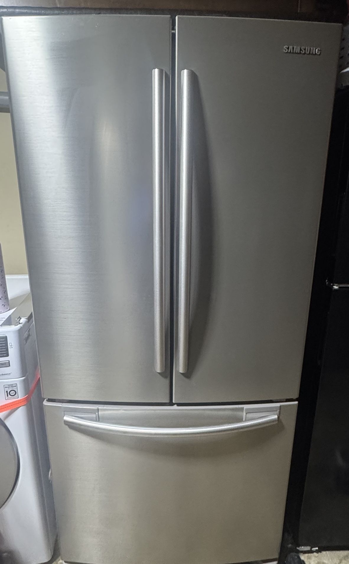 31 7/8 Wide Refrigerator