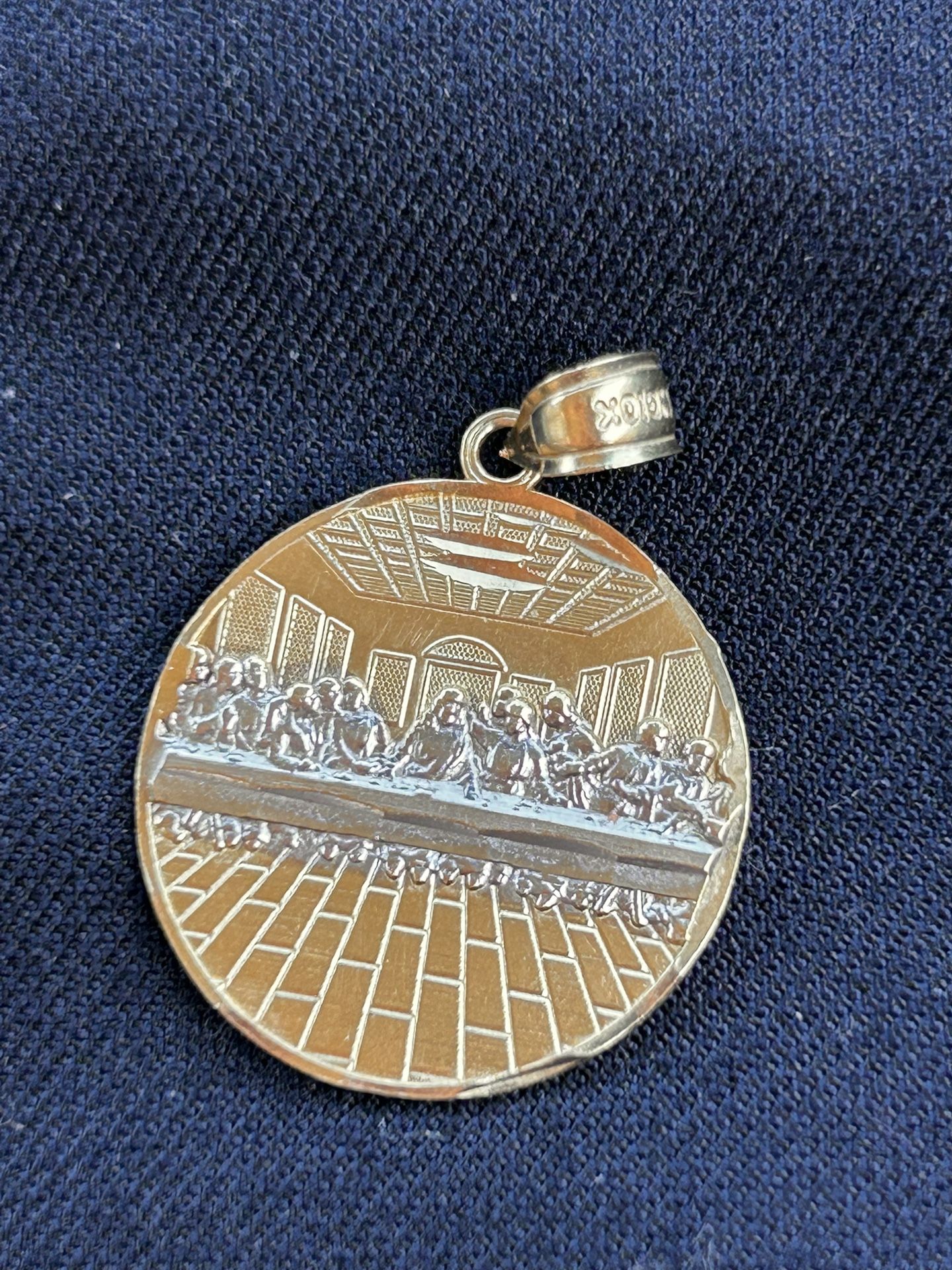 Last Supper Medallion