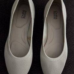 Women's Taupe Ballet Flat sz 9.5