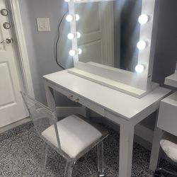 Makeup Vanity Set With Desk Chair And Shelves 