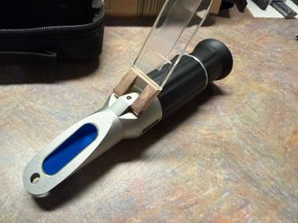 CNC Mach. Coolant Refractometer, measures concentration level. NEW, blk case. Ne