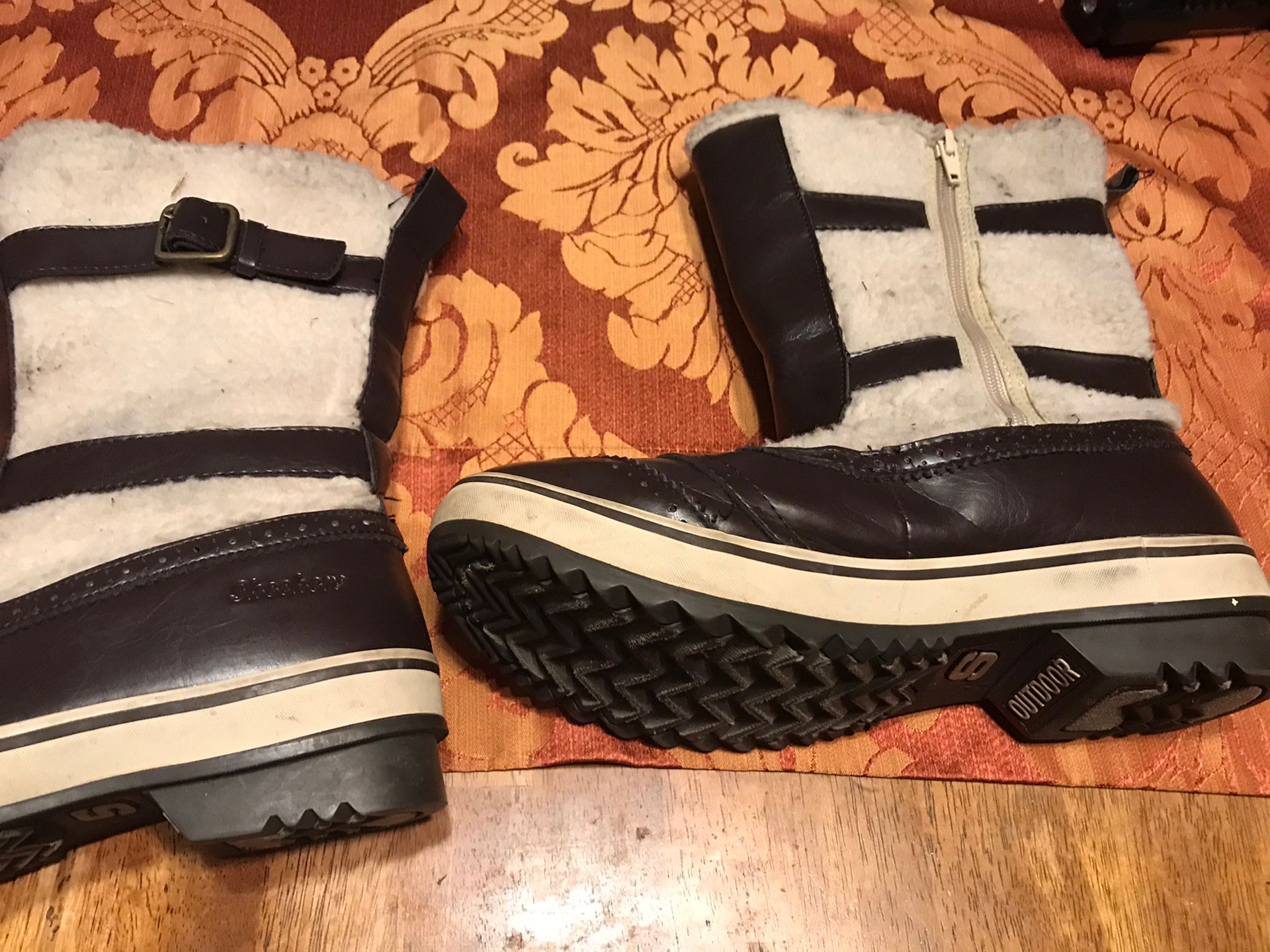 Women’s Winter Boots Size 9 Snow/ Rain