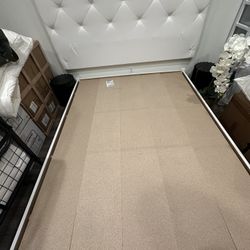 Modern White Bed Frame – Excellent Condition!