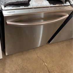 samsung stainless steel dishwasher scratch & dent brand new