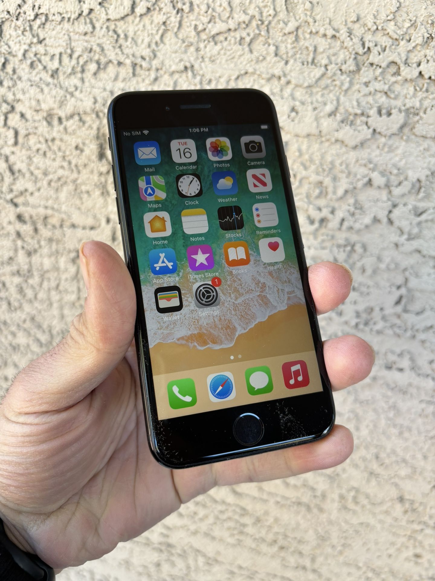 iPhone 7 128gb. Like Nee And Unlocked!