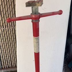 Central  Machinery Under Hoist Stand With Foot Pedal OBO