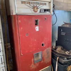 Vintage Coke Machine 