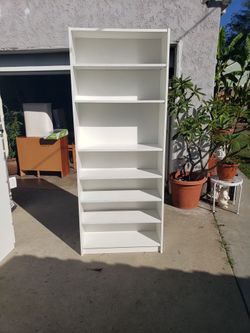 Bookshelf With Adjustable Shelving