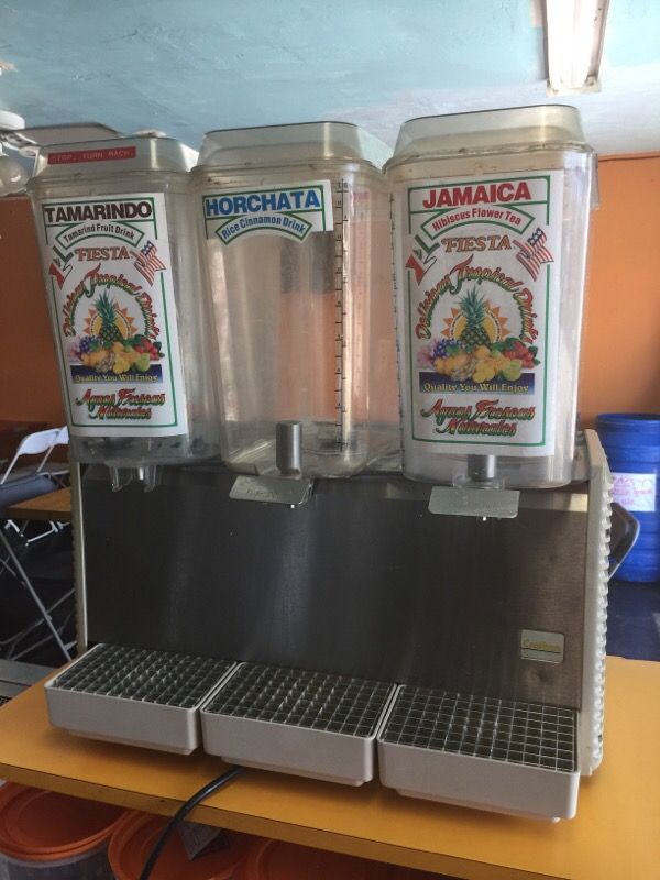 Crathco Aguas frescas dispenser machine