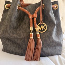 Michael Kors Leather bag