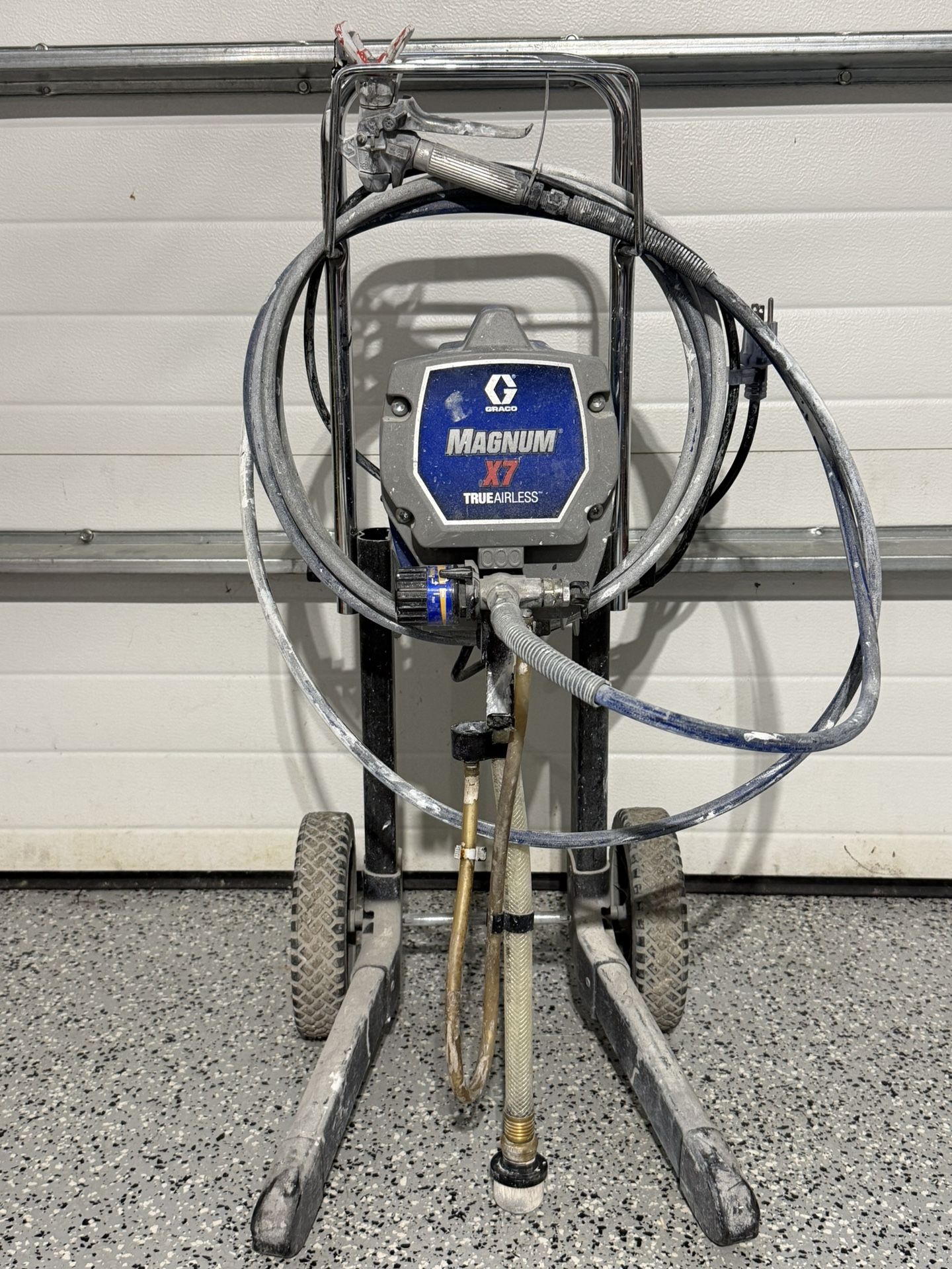 Graco Magnum X7 Cart Airless Paint Sprayer