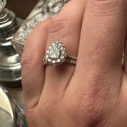 Bridal Set Engagement Ring & Wedding Band