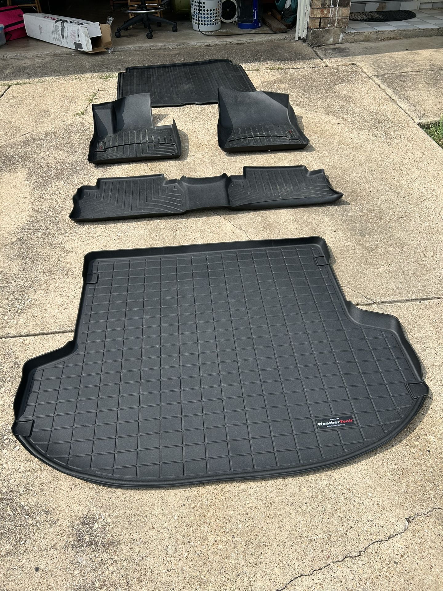 Weather Tech Floor Mats 2020 Hyundai Santa Fe