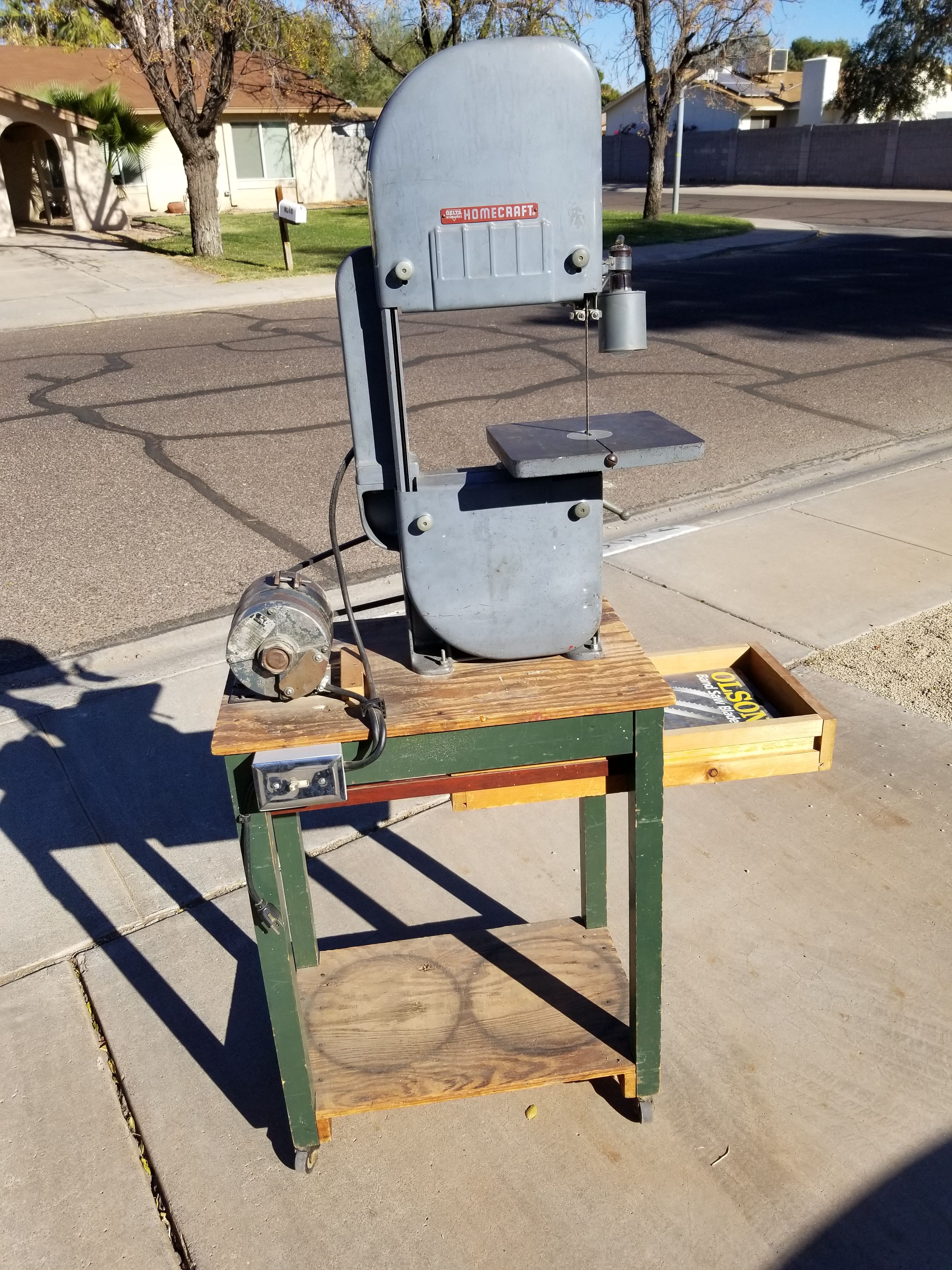 Delta Homecraft 10 inch bandsaw