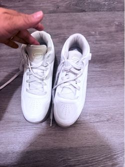 Sketchers light up shows