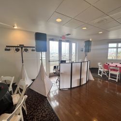 Dj (speakers and lights)