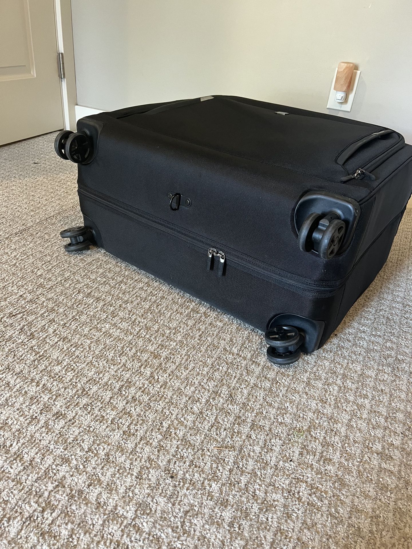 Victorinox Wheeled Garment Bag for Sale in West Sacramento, CA OfferUp