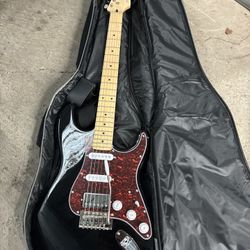 Donner Seeker electric guitar w/ gig bag