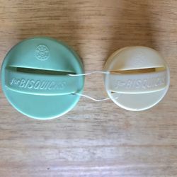 Vintage Bisquicks Biscuit Cookie Cutters Cream and  Green  Round 