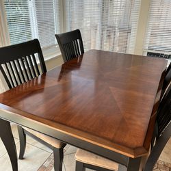 Wooden Expandable Dining Table 