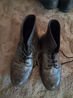 Combat style boots