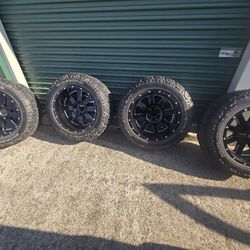 20x12 On 33x12.50x20