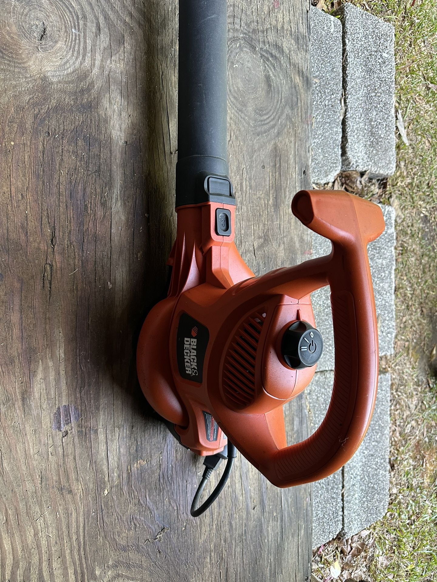 Black & Decker Electric Leaf Blower