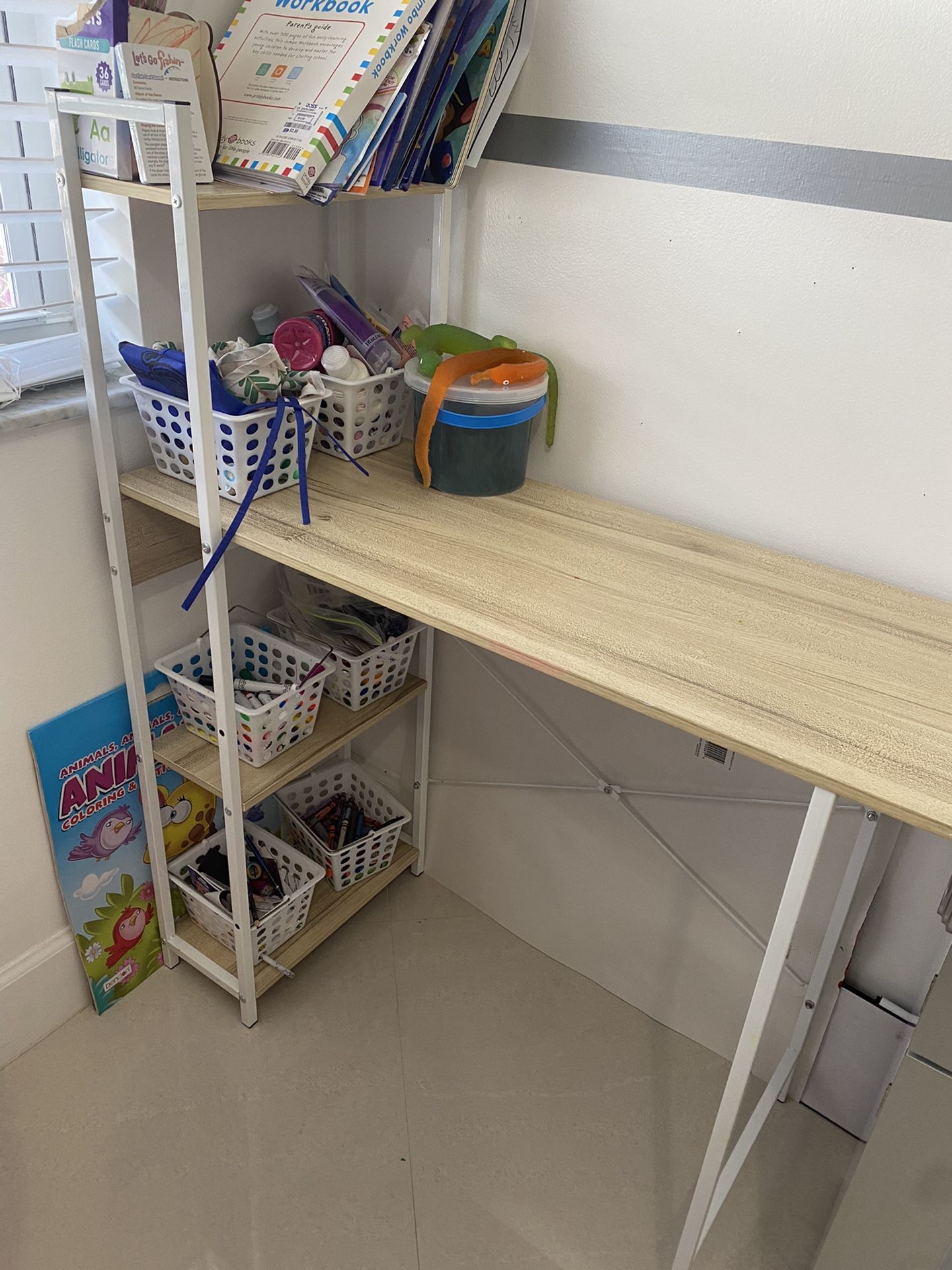 Desk With 5 Shelves 