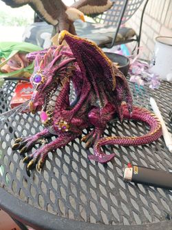 Dragon figurines
