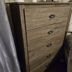 5 Drawer Tall Dresser
