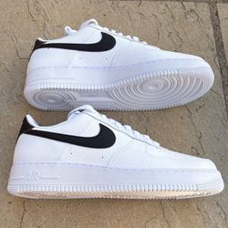 New Nike Air Force 1 low pebbled leather white black Men’s 10.5