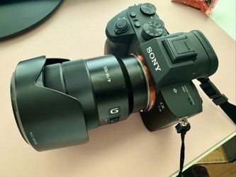 Sony a7 III ILCE7M3/B Full-Frame Mirrorless Interchangeable-Lens Camera