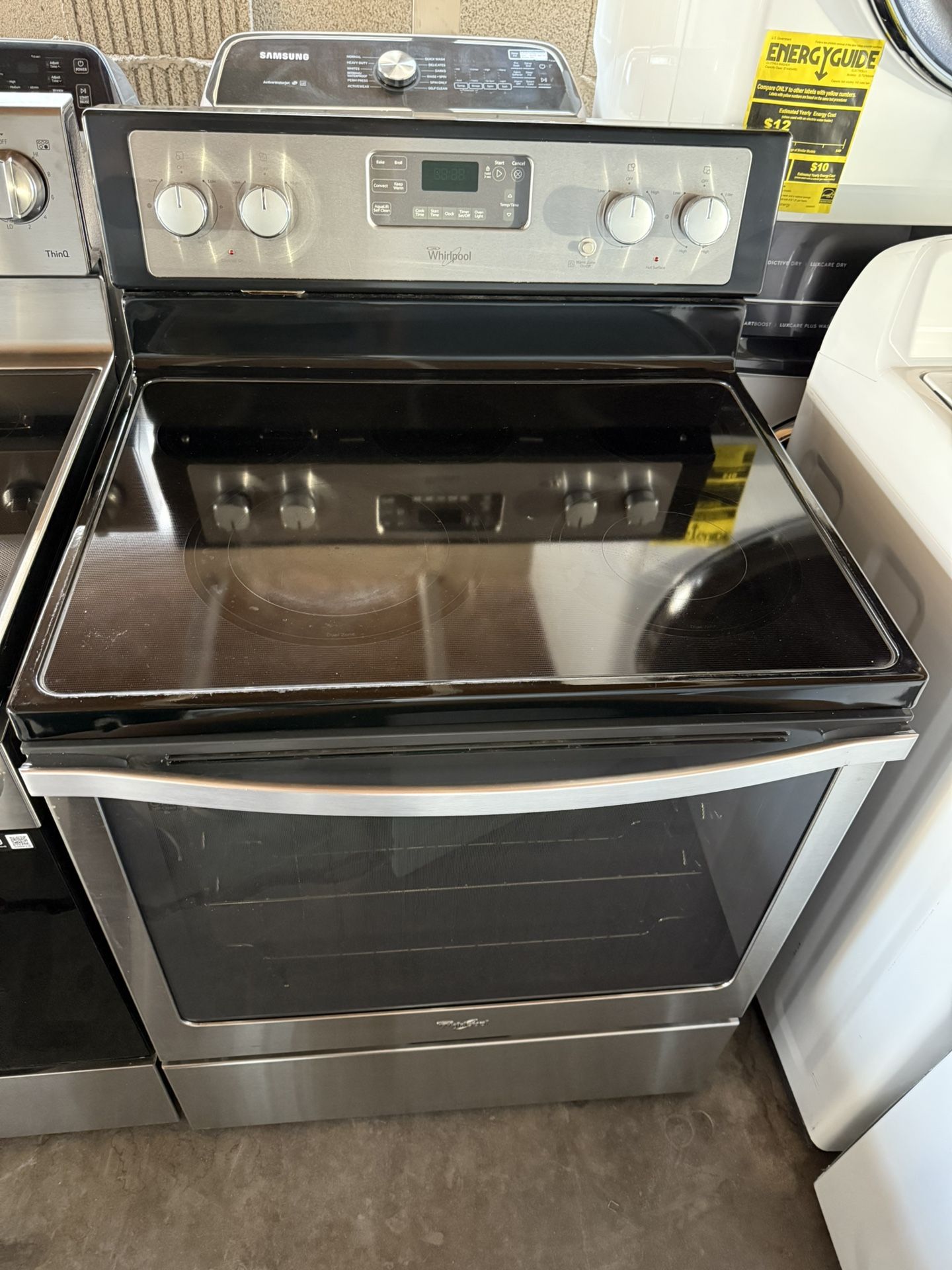 Whirlpool Electric Range / Convection Oven / Stove Electric