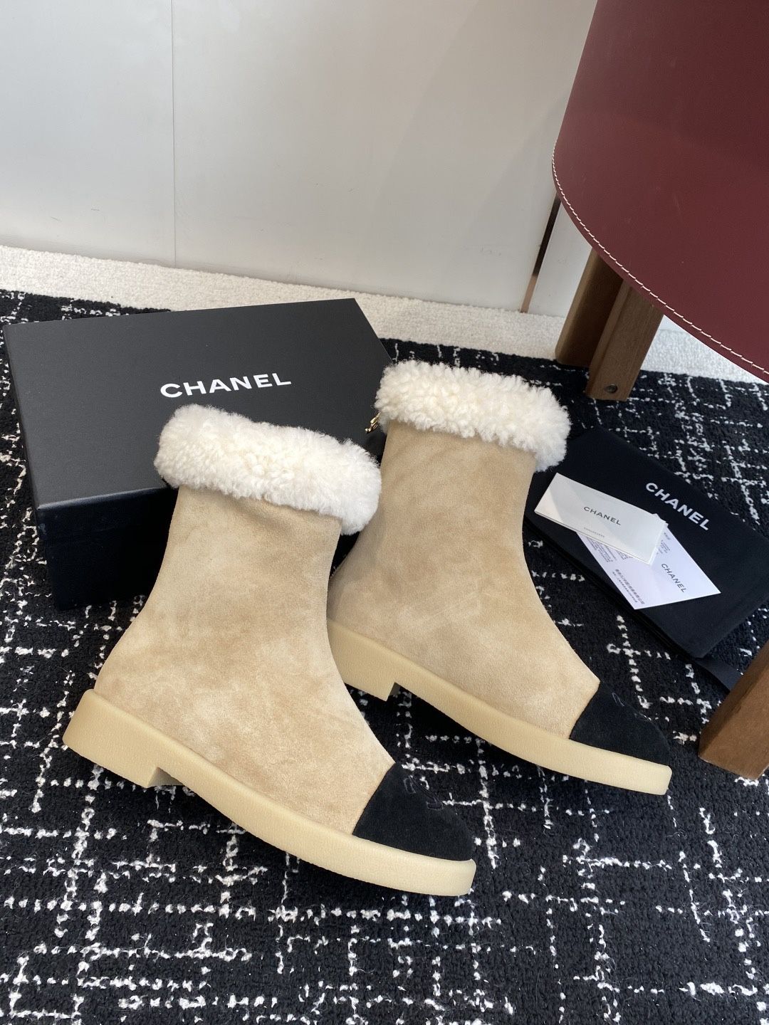 Brand-new snow boots