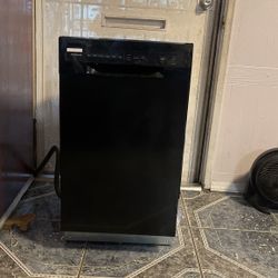 Frigidaire 18” Dishwasher Black 