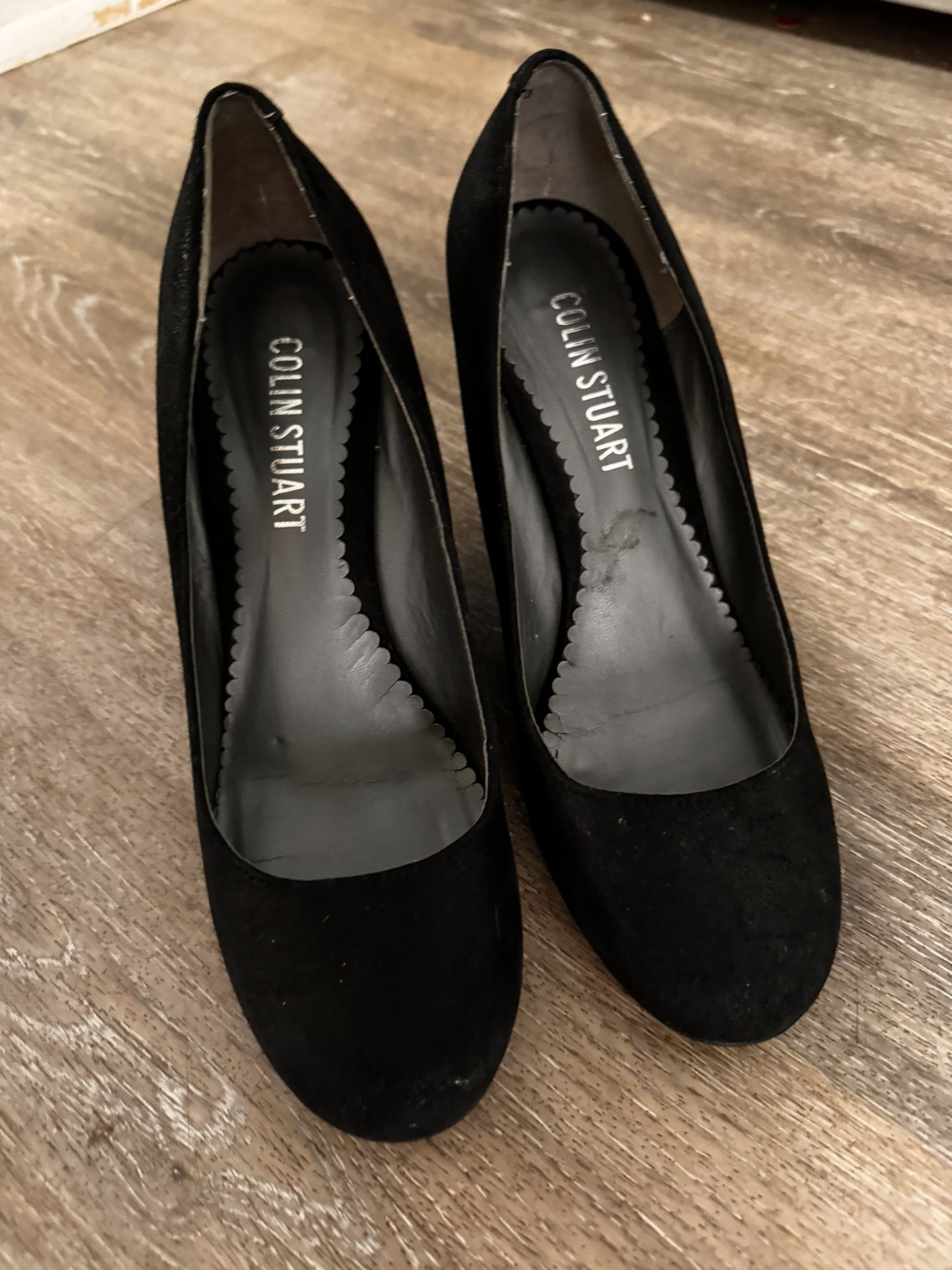 Super cute Women’s Colin Stuart black wedges size 8