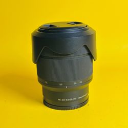 Sony FE 28-70mm f/3.5-5.6 OSS Lens Excellent w Hood Caps