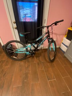 Girls Huffy Mountain Bike