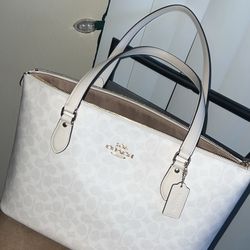 Gallery Tote Bag In Signature Canvas & Matching Wallet 