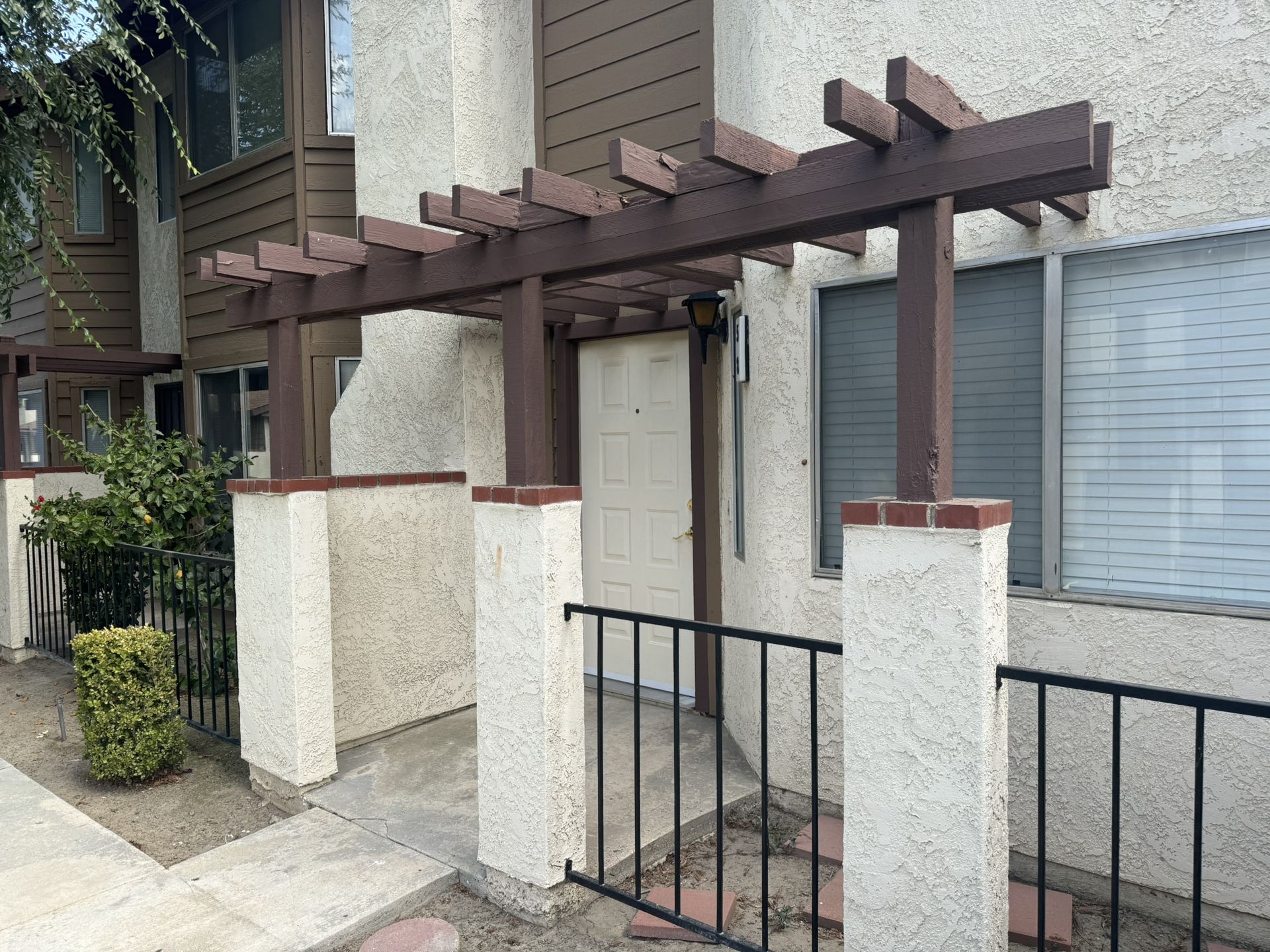 Condo 2bed 2bath Pool 4600 Beechwood St