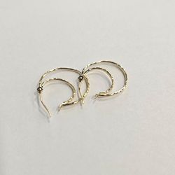 14K Yellow Gold Hoop Earrings  .50gms P818676-S4