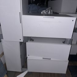 Small Tv Stand. 36x