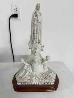 Porcelain statue of Our Lady of Fatima